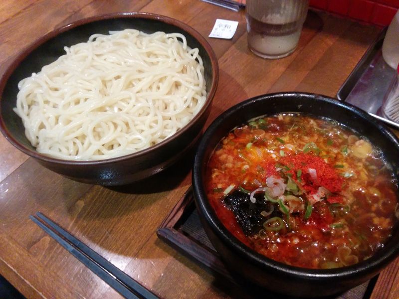Ambitious Hana's spicy soy sauce tsukemen