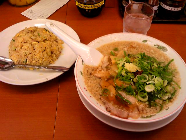 魁力屋ラーメン