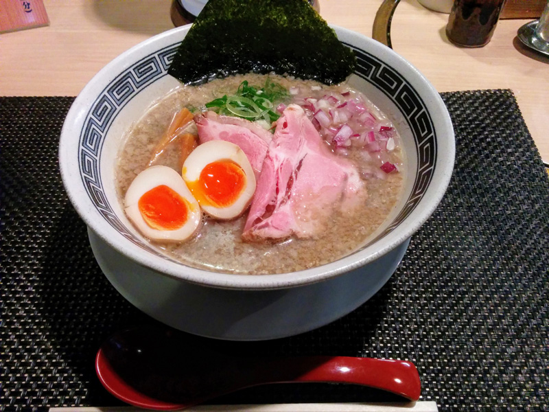 セアブラの神壬生本店のラーメン