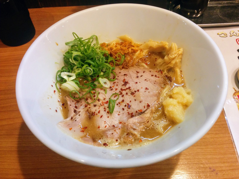 こんじきの醤油鶏白湯ラーメン