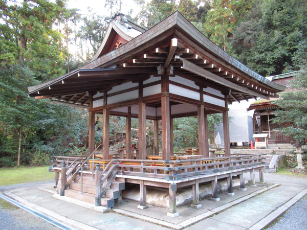 The precincts of Tsukiyomi Shrine