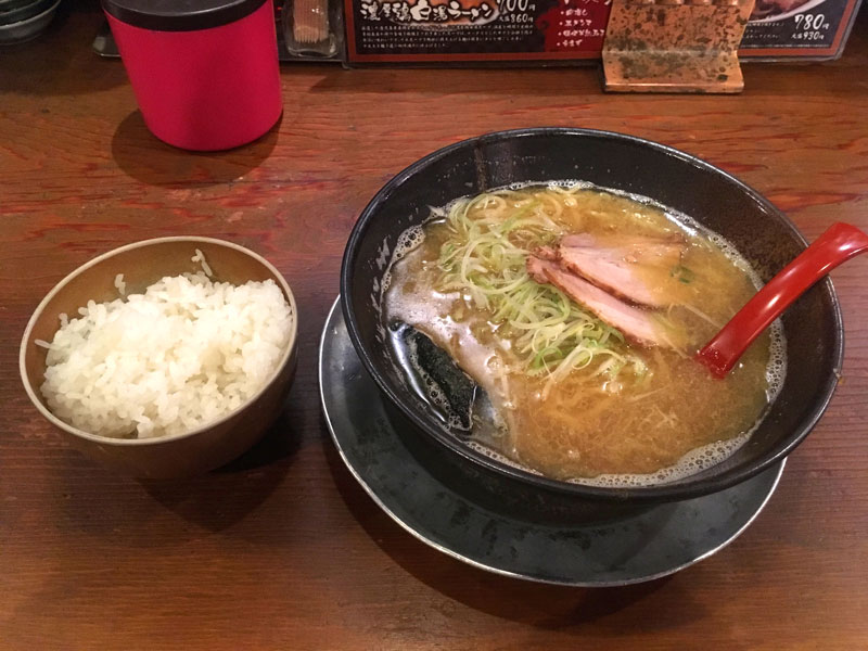 スープ食道宝の煮干しラーメンとごはん