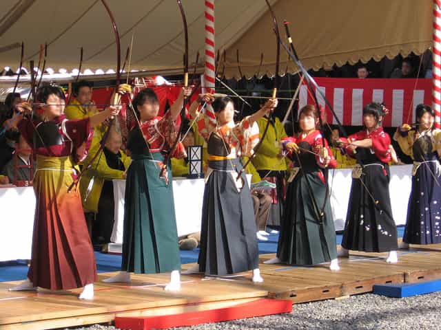 Threaded arrows at Sanjusangendo