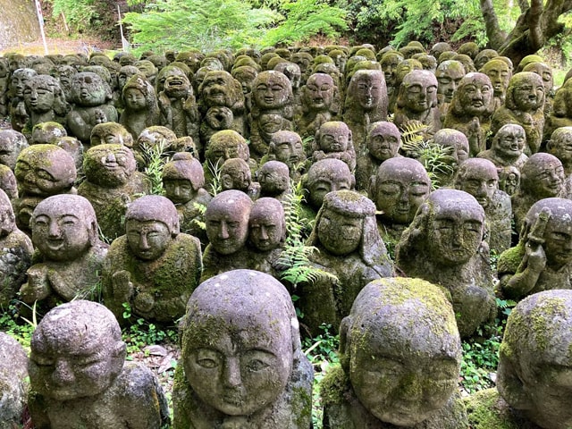 A large number of arhat statues lined up