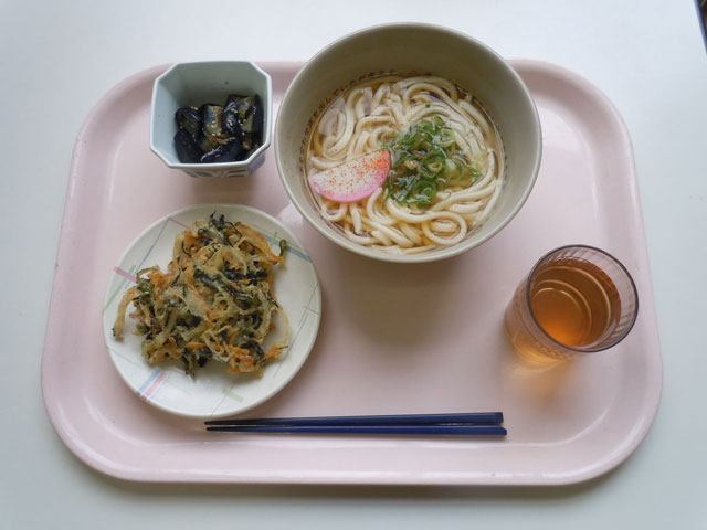 udon noodles served at a school reunion
