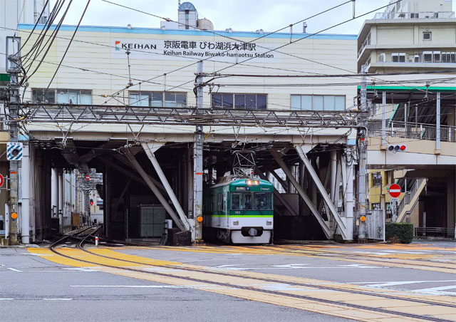 Keihan train 2