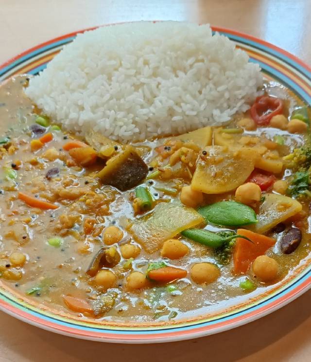 豆と野菜のカレー。