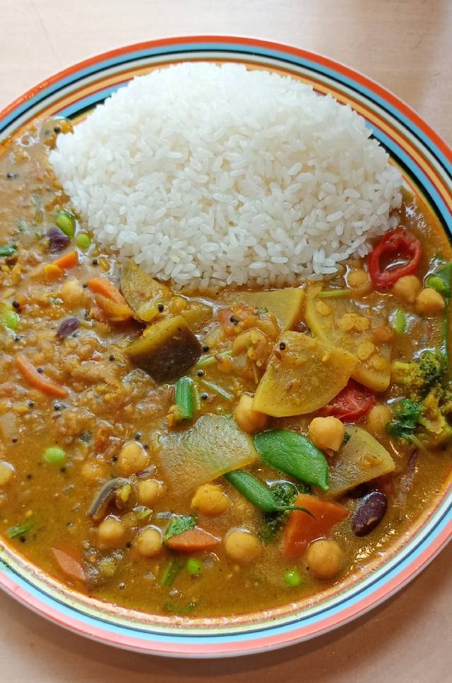 豆と野菜のカレー(アングル１) 