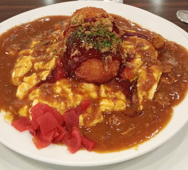 エクストリームカニクリームコロッケカレー。