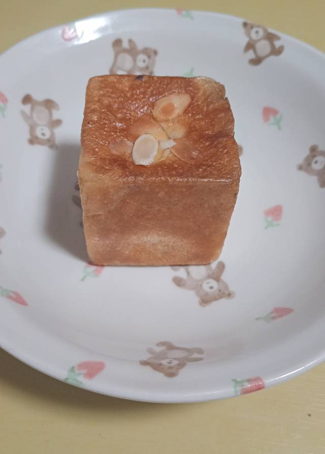はちみつとバターのパン。