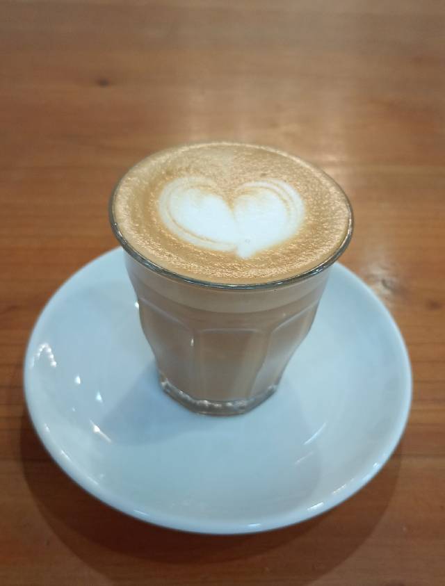 コーヒー「ピッコロ」。